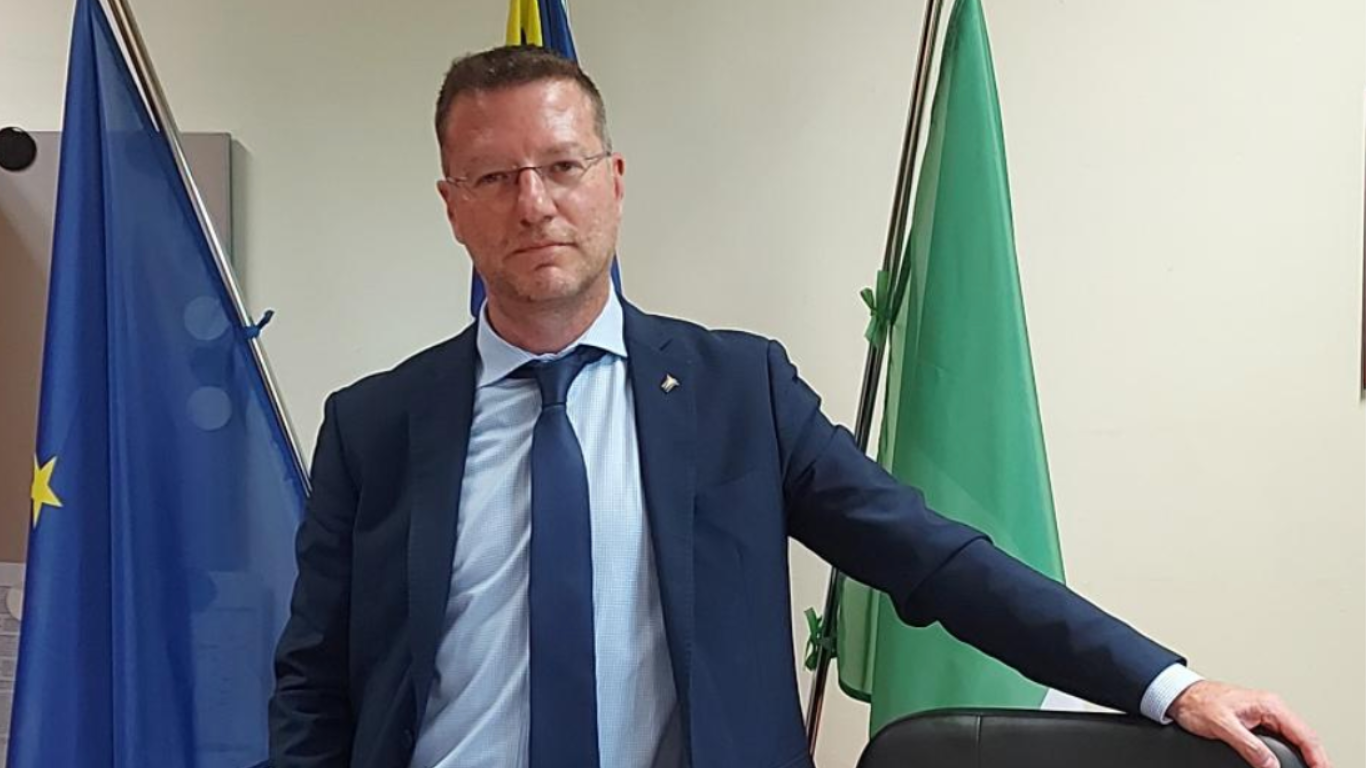 Foto del D.S. Fabio Mele dell'Istituto Comprensivo Marconi Antonelli